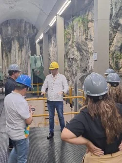 circular water economy tour with group